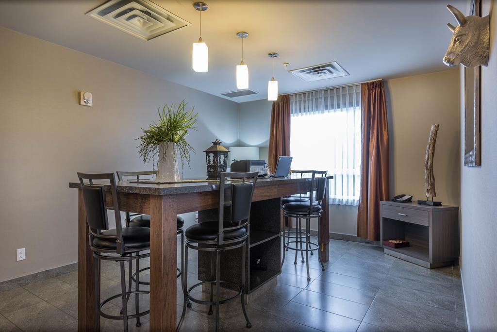 Timber Ridge Inn And Suites Fox Creek Zewnętrze zdjęcie